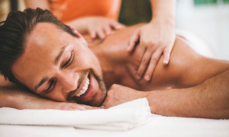 Cách massage giúp tăng khoái cảm và hưng phấn