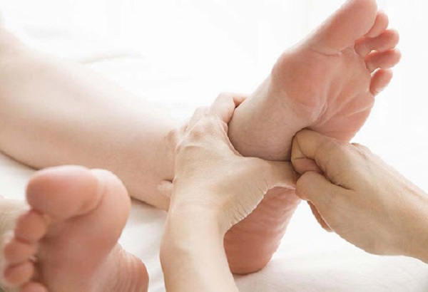 Cách massage bấm huyệt lòng bàn chân